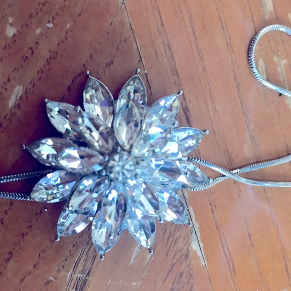 Blingy 3d star pendant with hanging drop gems - Picture 1 of 4
